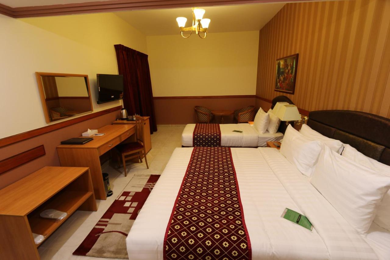 New California Hotel Дубай Екстер'єр фото