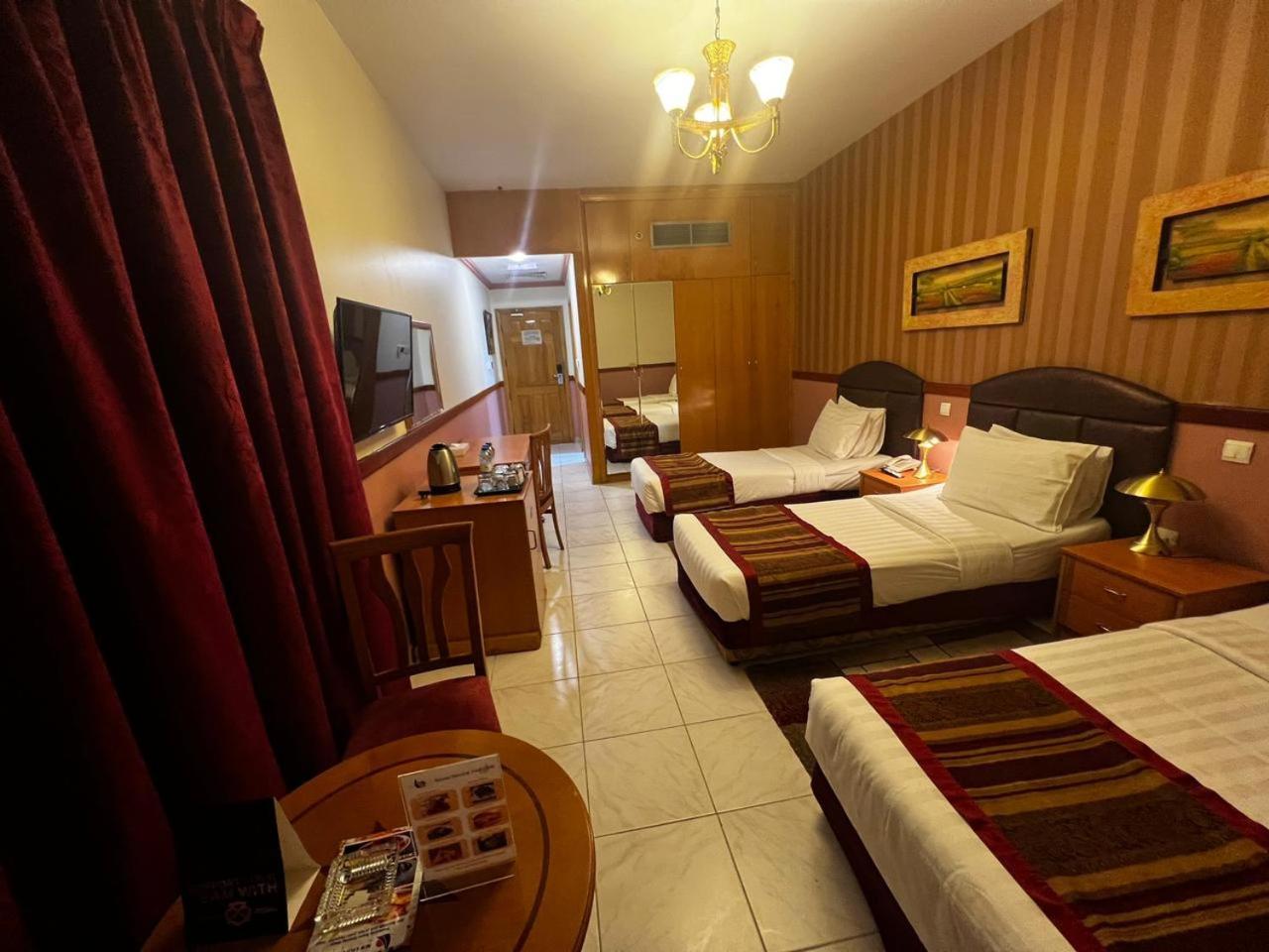 New California Hotel Дубай Екстер'єр фото
